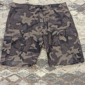 Levis Strauss Mens Camo Cargo Shorts